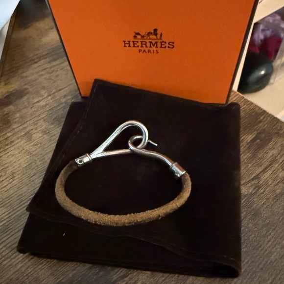 Hermes leather hook bracelet - Picture 2 of 9
